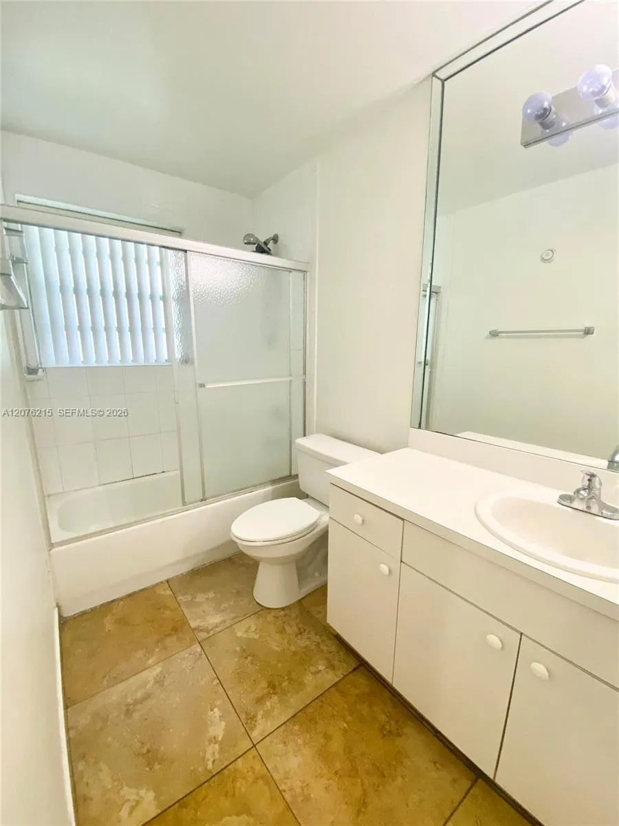 6095 W 18th Ave #S314 Hialeah, FL 33012