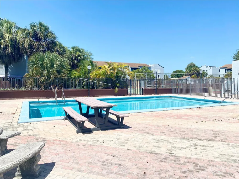 6095 W 18th Ave #S314 Hialeah, FL 33012