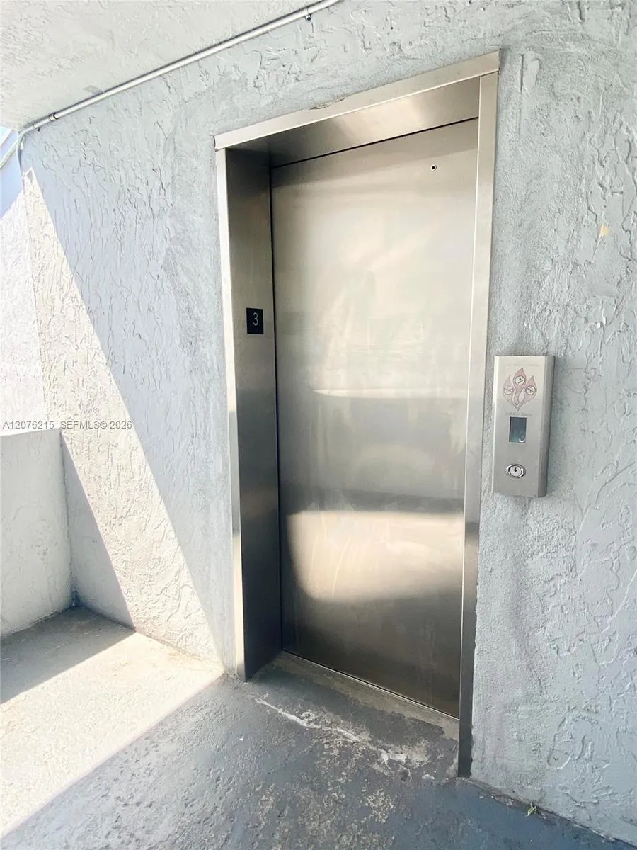 6095 W 18th Ave #S314 Hialeah, FL 33012