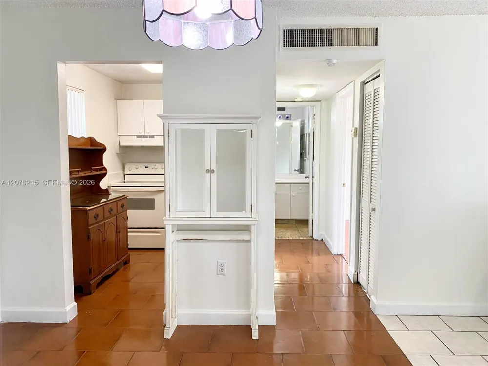 6095 W 18th Ave #S314 Hialeah, FL 33012
