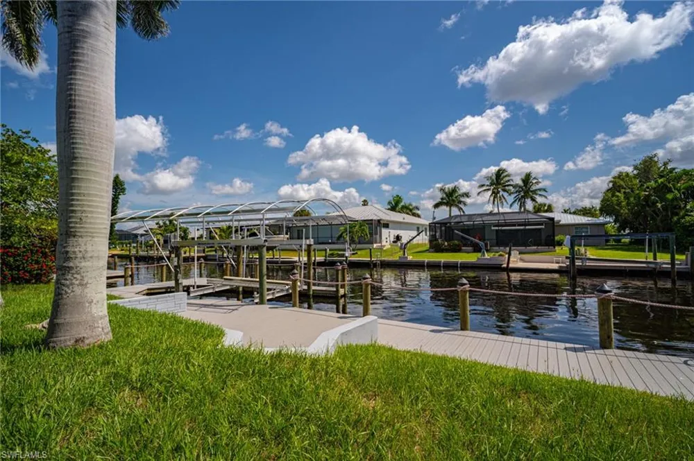 5259 Skylark Court Cape Coral, FL 33904