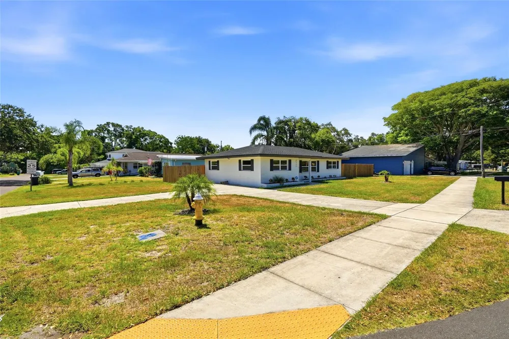 2117 HERCULES AVENUE Clearwater, FL 33763