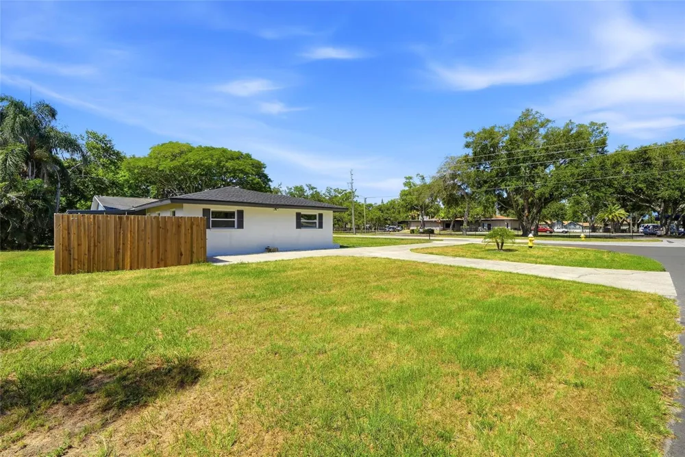 2117 HERCULES AVENUE Clearwater, FL 33763