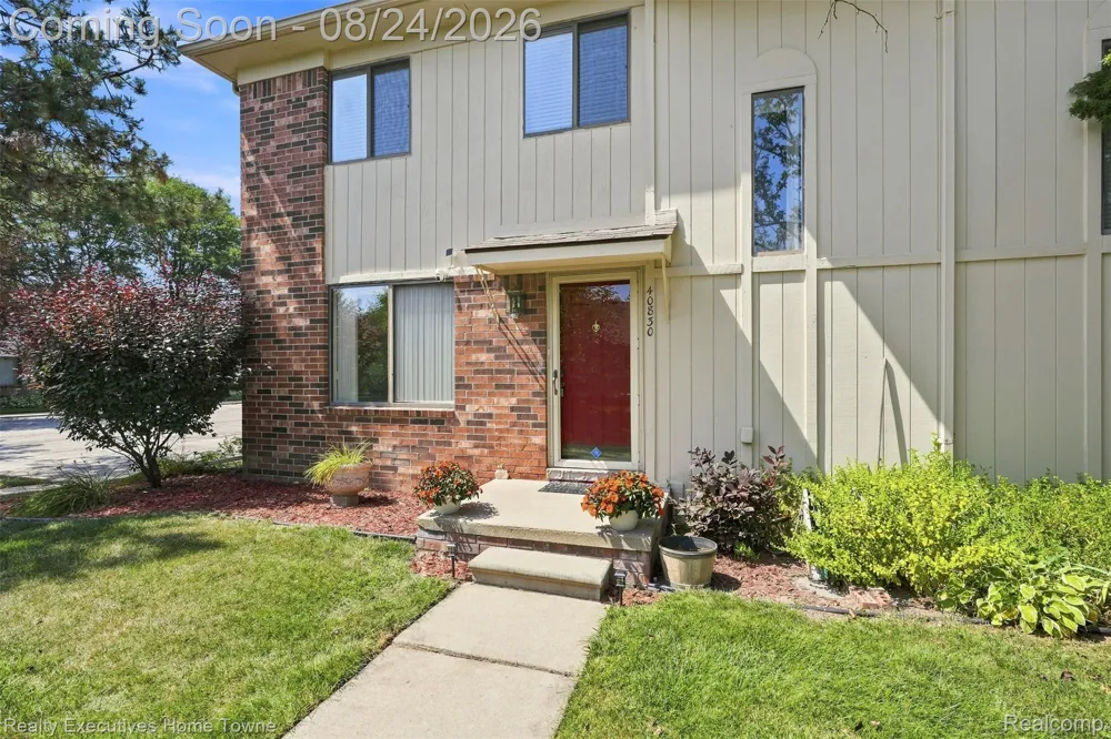 40830 Highpointe Drive #17 Clinton Charter Township, MI 48038
