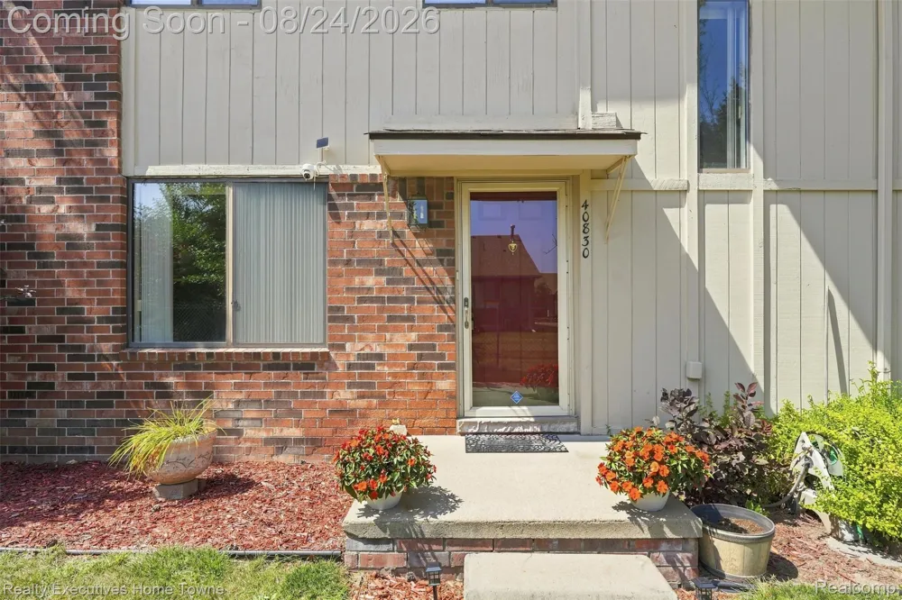 40830 Highpointe Drive #17 Clinton Charter Township, MI 48038