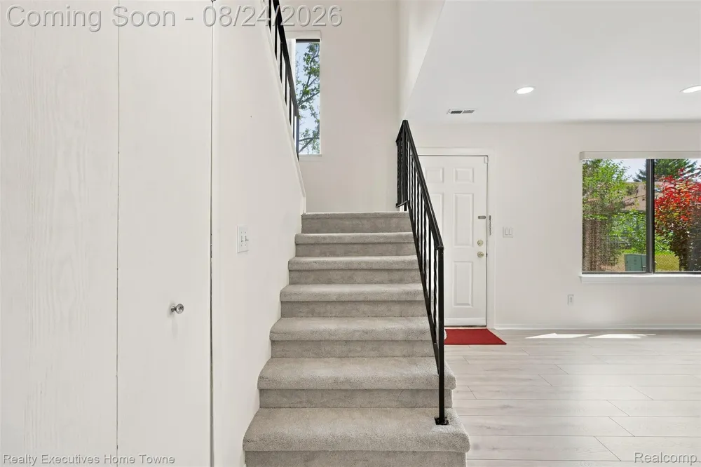 40830 Highpointe Drive #17 Clinton Charter Township, MI 48038