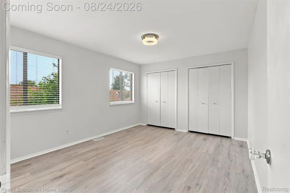 40830 Highpointe Drive #17 Clinton Charter Township, MI 48038