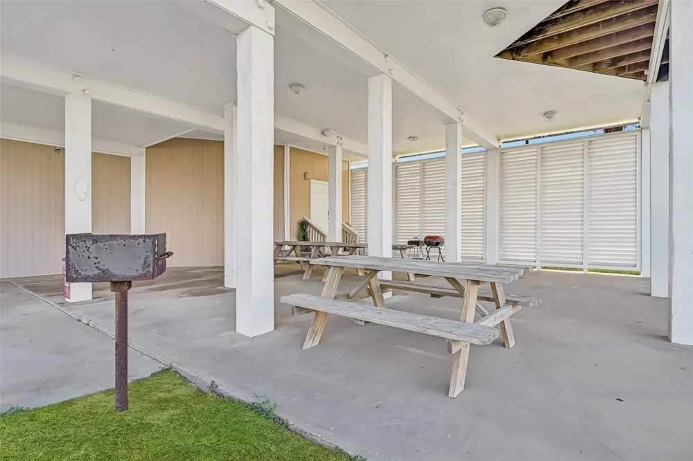 19131 Kahala Drive Galveston, TX 77554