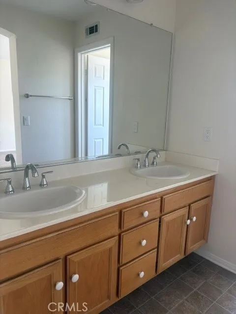 464 Middlebury Court Claremont, CA 91711