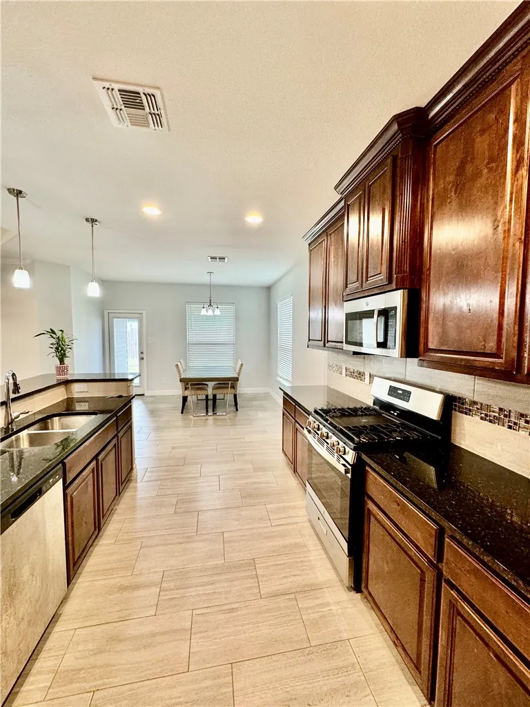 7517 Sable Creek Drive Corpus Christi, TX 78414