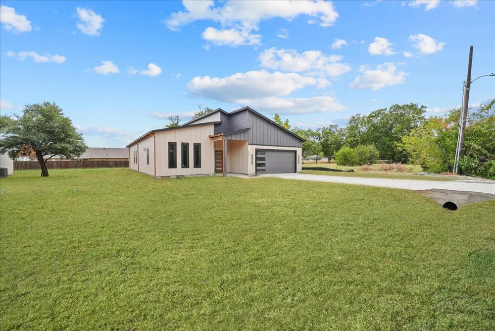 106 W Dogwood Trail Fate, TX 75087