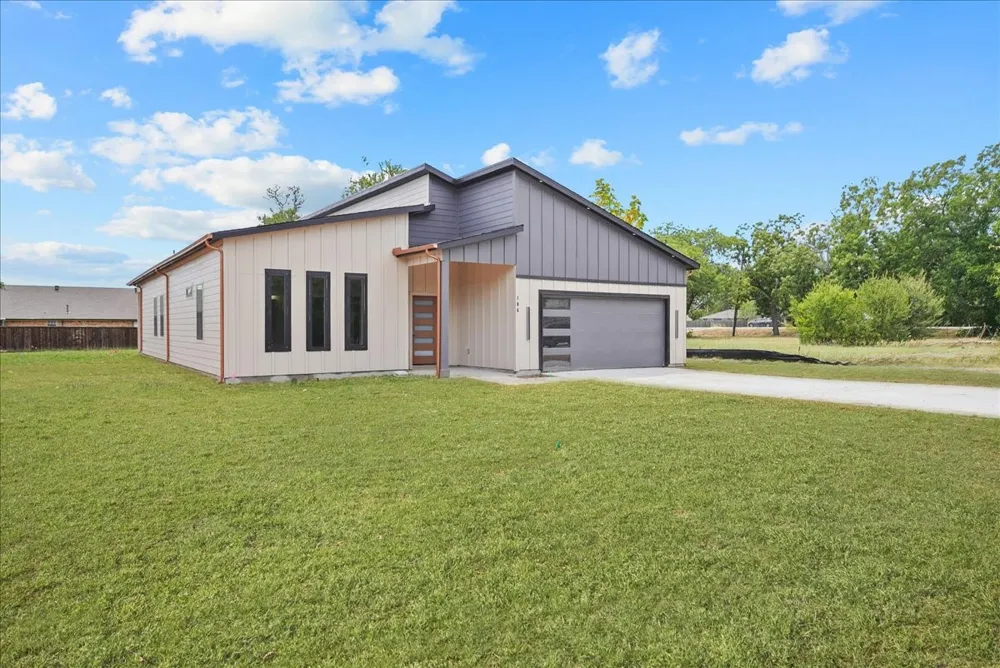 106 W Dogwood Trail Fate, TX 75087