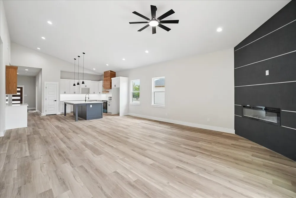 106 W Dogwood Trail Fate, TX 75087