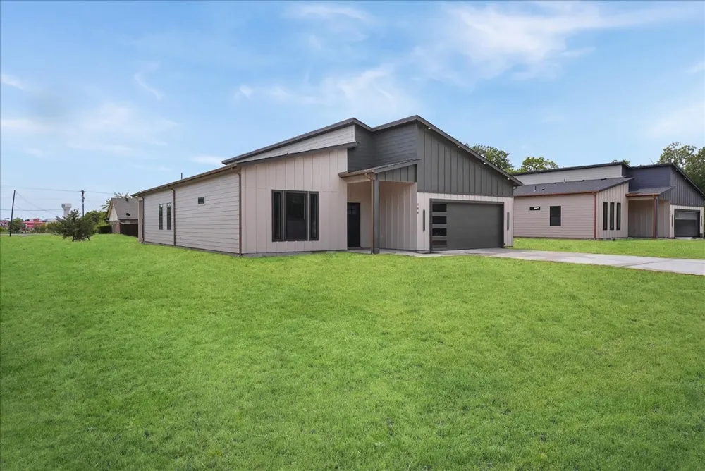 108 W Dogwood Trail Fate, TX 75087