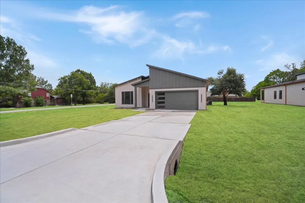 108 W Dogwood Trail Fate, TX 75087