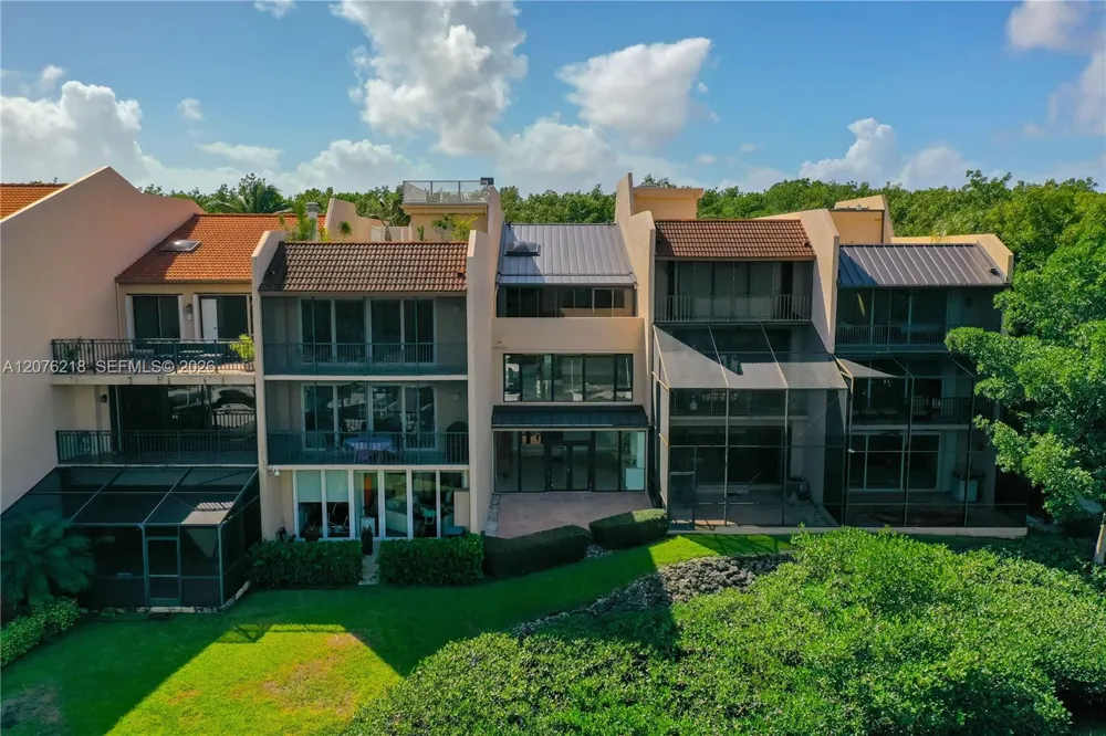 5990 Paradise Point Dr #5990 Palmetto Bay, FL 33157