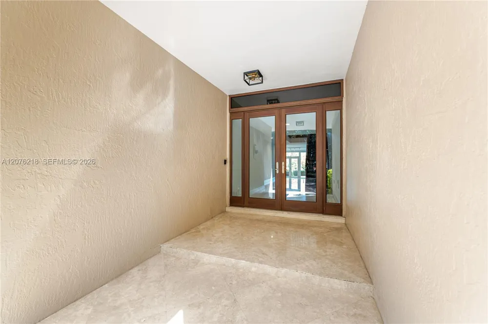 5990 Paradise Point Dr #5990 Palmetto Bay, FL 33157