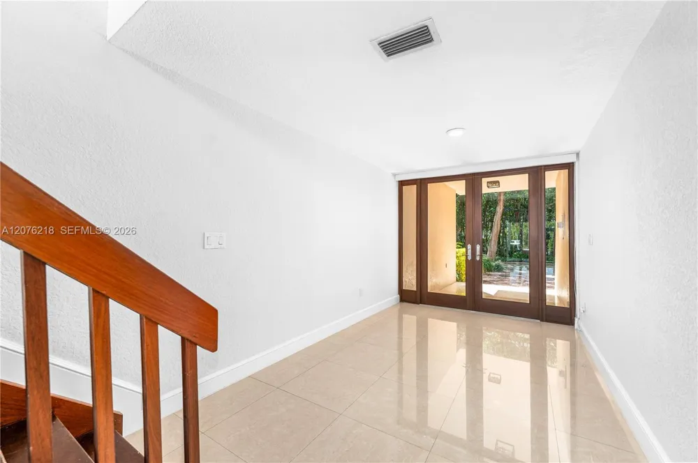 5990 Paradise Point Dr #5990 Palmetto Bay, FL 33157