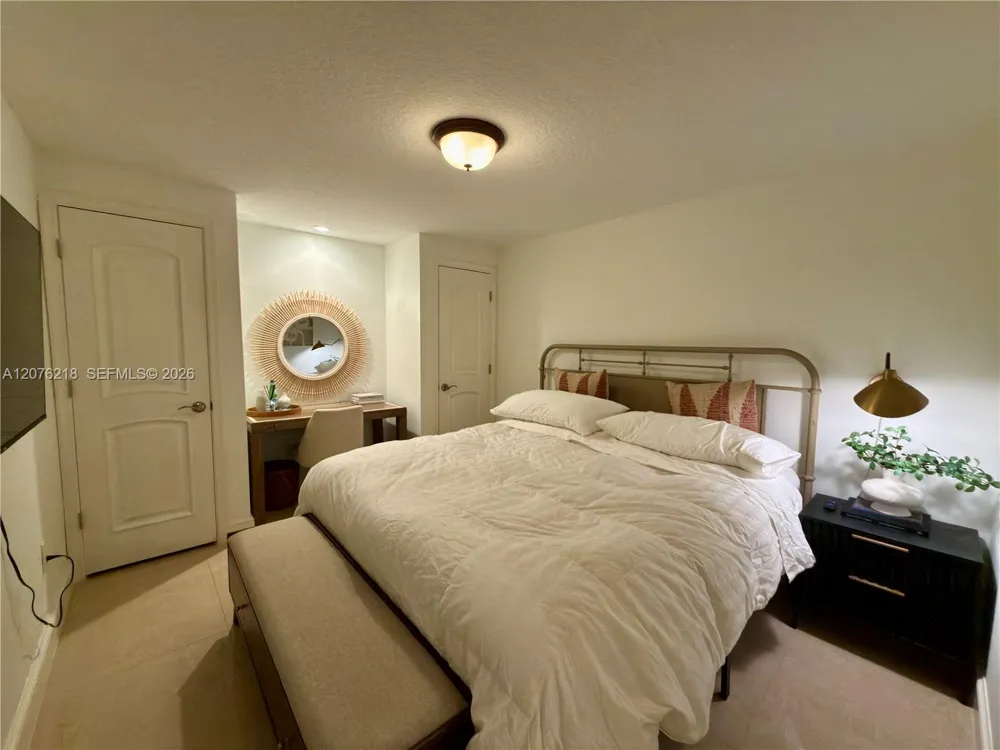 5990 Paradise Point Dr #5990 Palmetto Bay, FL 33157