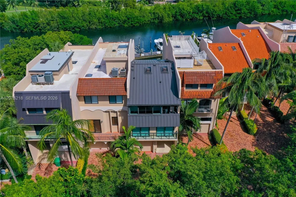 5990 Paradise Point Dr #5990 Palmetto Bay, FL 33157