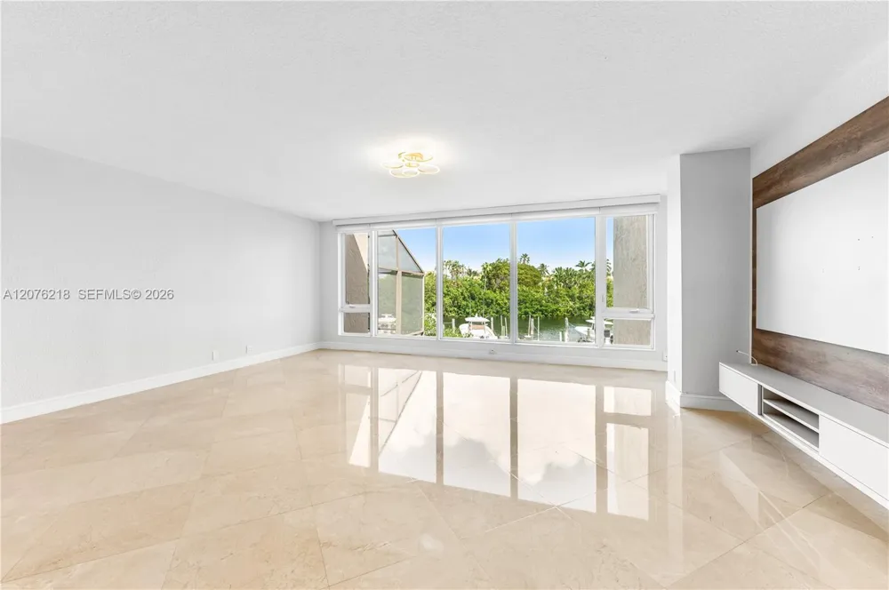 5990 Paradise Point Dr #5990 Palmetto Bay, FL 33157