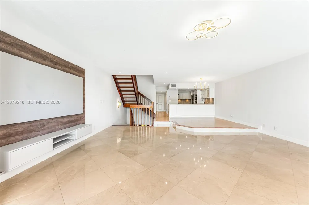 5990 Paradise Point Dr #5990 Palmetto Bay, FL 33157