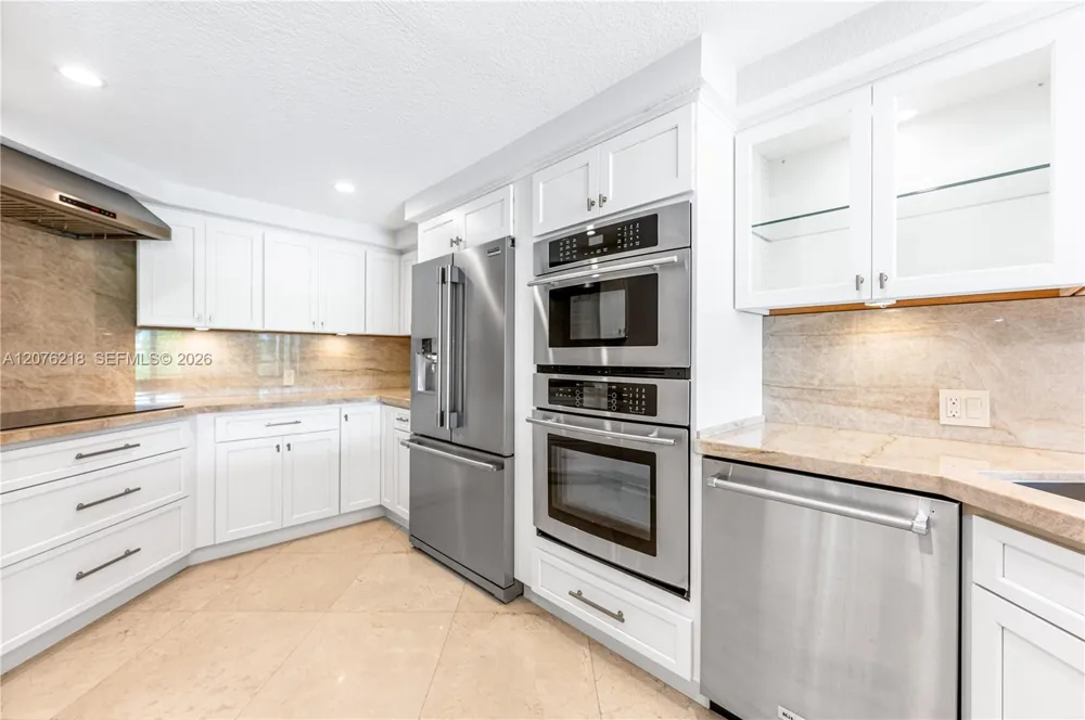 5990 Paradise Point Dr #5990 Palmetto Bay, FL 33157