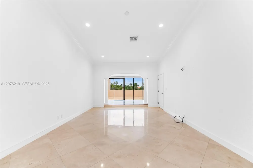 5990 Paradise Point Dr #5990 Palmetto Bay, FL 33157