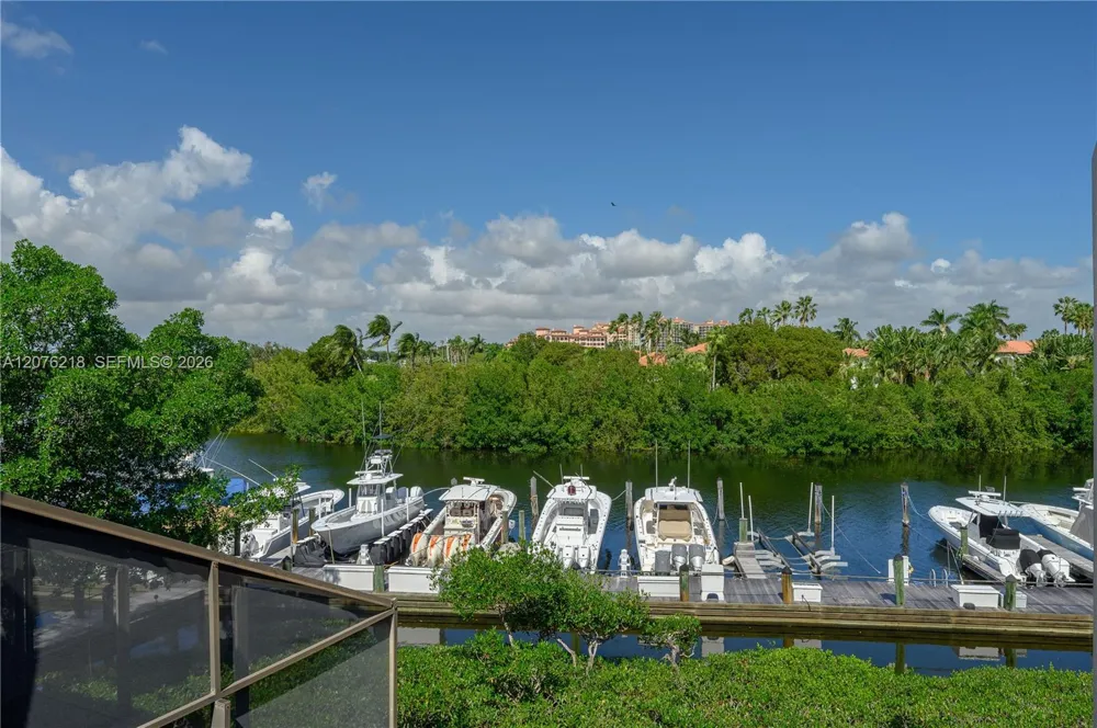 5990 Paradise Point Dr #5990 Palmetto Bay, FL 33157