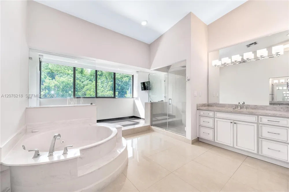 5990 Paradise Point Dr #5990 Palmetto Bay, FL 33157