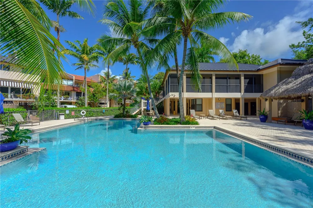 5990 Paradise Point Dr #5990 Palmetto Bay, FL 33157