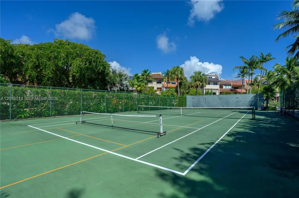5990 Paradise Point Dr #5990 Palmetto Bay, FL 33157