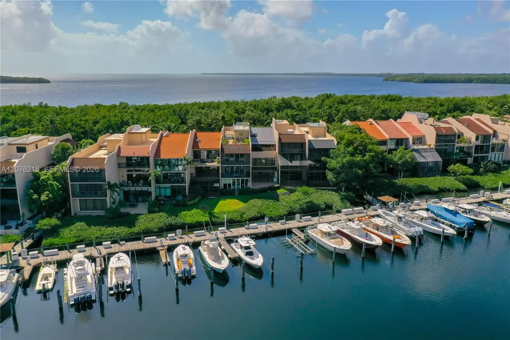 5990 Paradise Point Dr #5990 Palmetto Bay, FL 33157