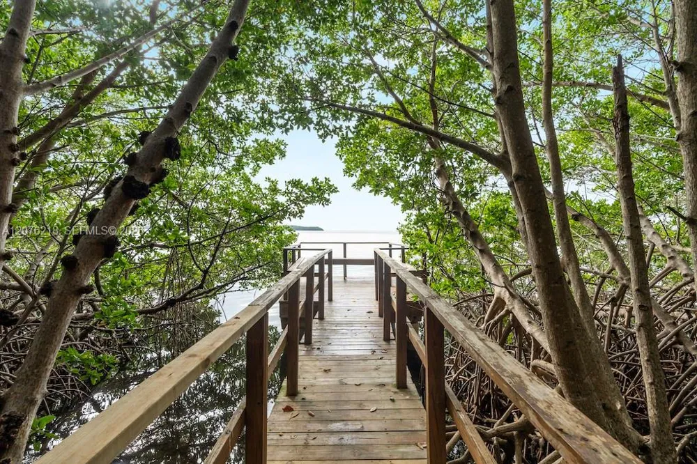 5990 Paradise Point Dr #5990 Palmetto Bay, FL 33157