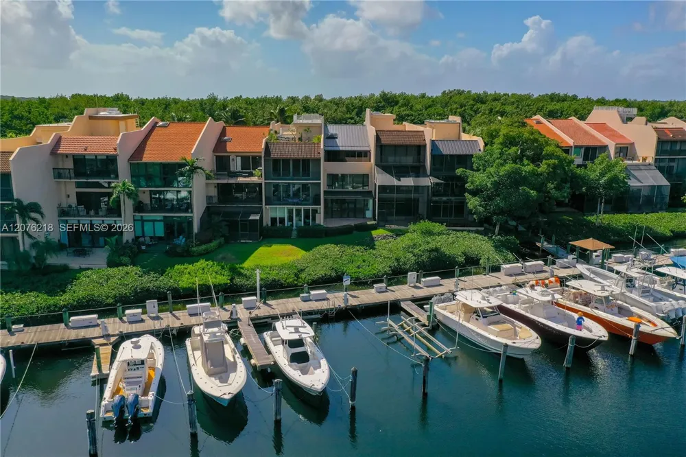 5990 Paradise Point Dr #5990 Palmetto Bay, FL 33157