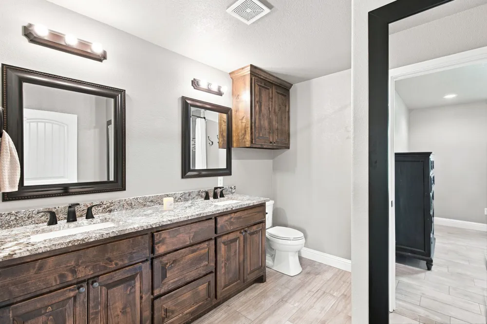5101 Santa Fe Street Granbury, TX 76048