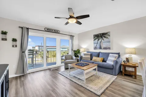 895 Santa Rosa Boulevard #313
