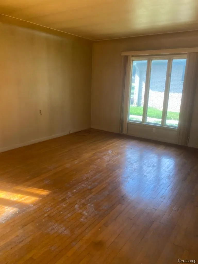 1226 Alhi Street Waterford Charter Township, MI 48328