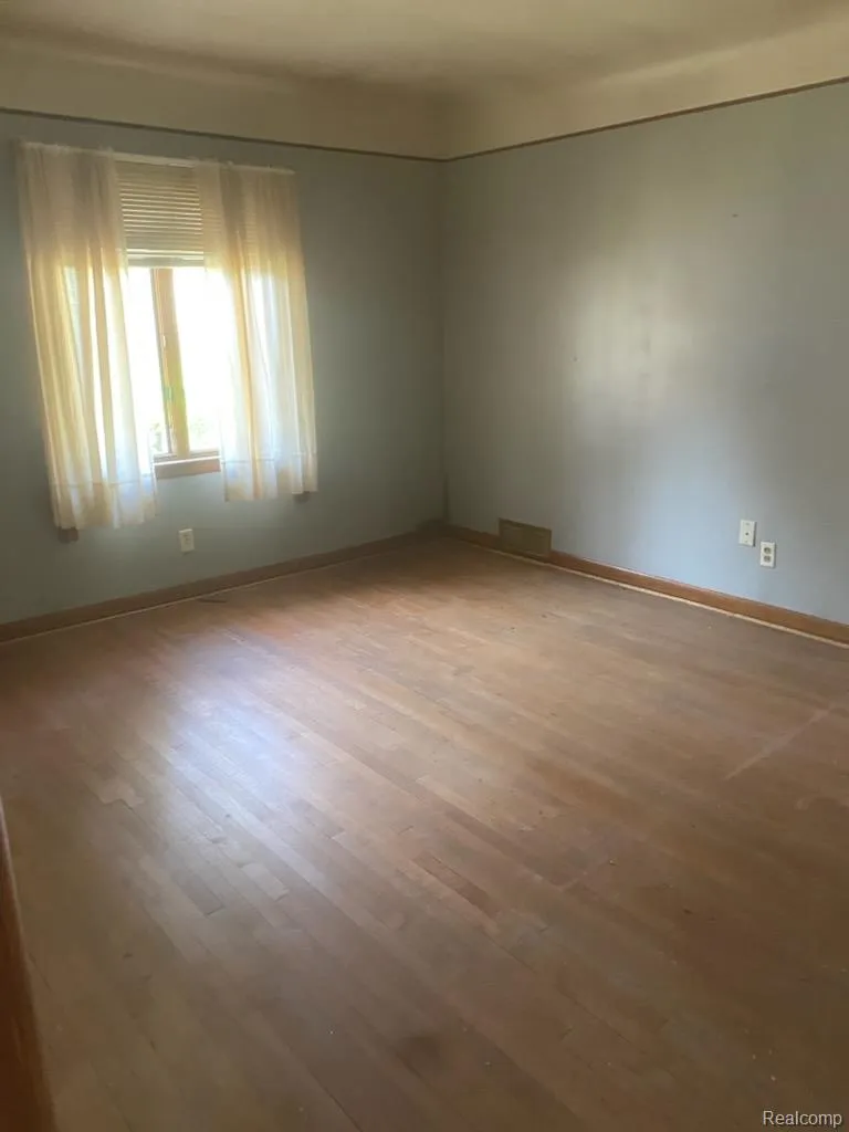 1226 Alhi Street Waterford Charter Township, MI 48328