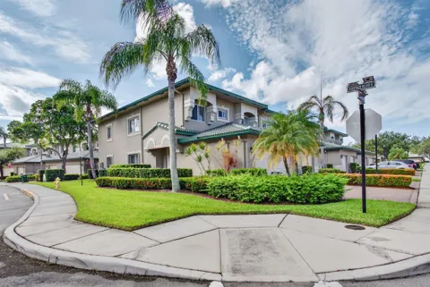 7940 Exeter Circle E #201