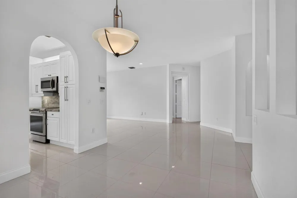 7940 Exeter Circle E #201 Tamarac, FL 33321