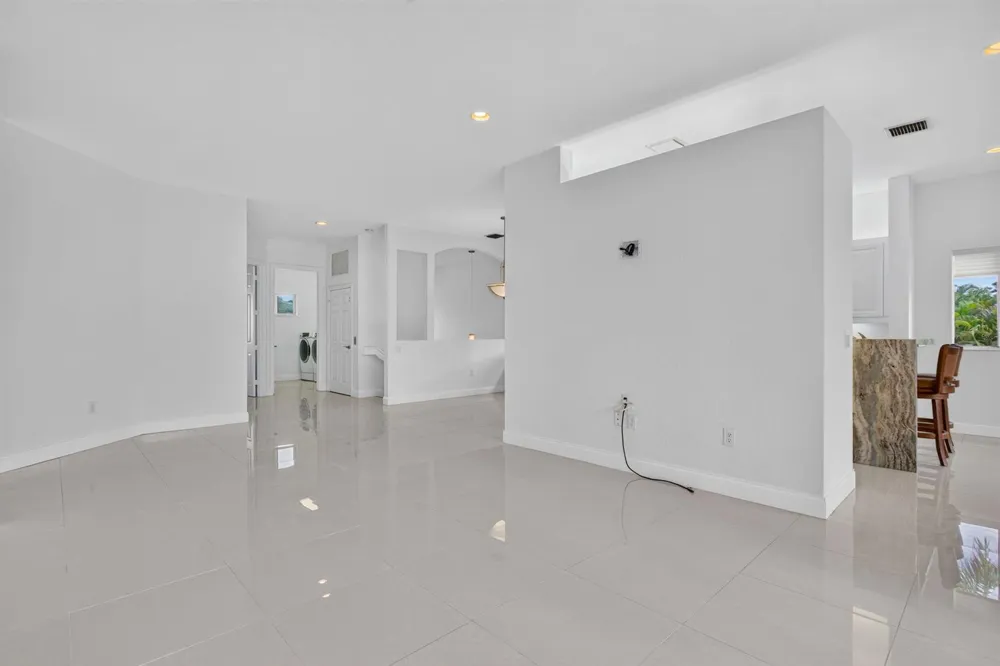 7940 Exeter Circle E #201 Tamarac, FL 33321