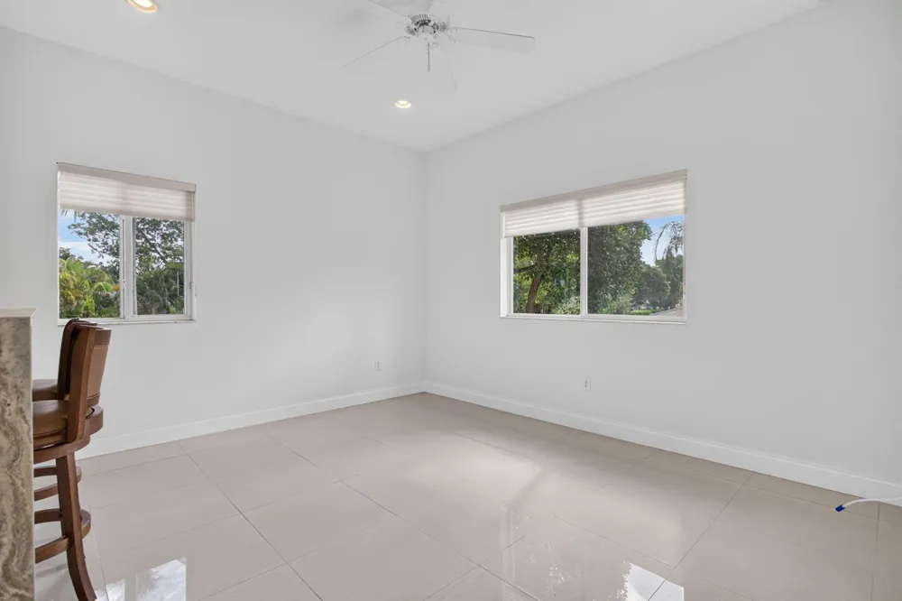 7940 Exeter Circle E #201 Tamarac, FL 33321