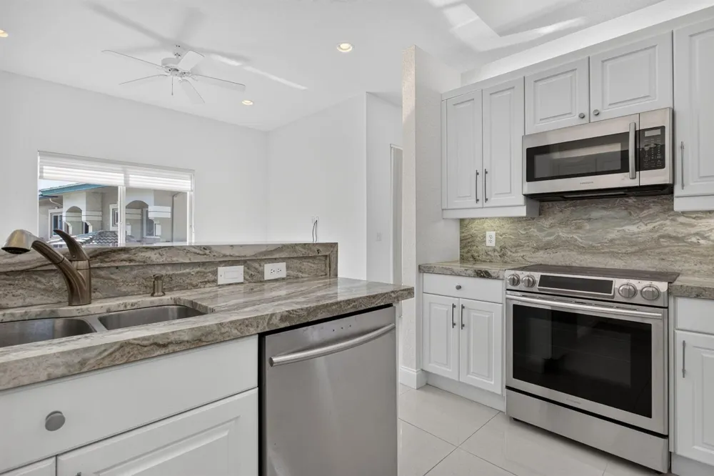 7940 Exeter Circle E #201 Tamarac, FL 33321