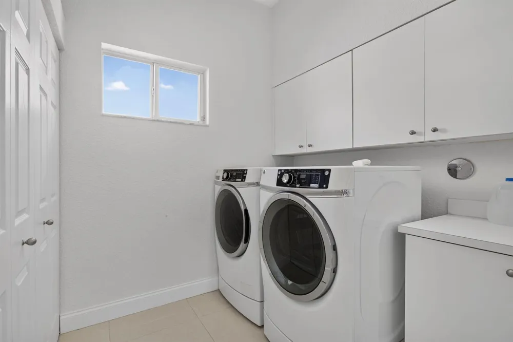 7940 Exeter Circle E #201 Tamarac, FL 33321