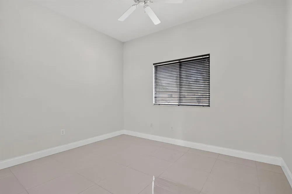 7940 Exeter Circle E #201 Tamarac, FL 33321