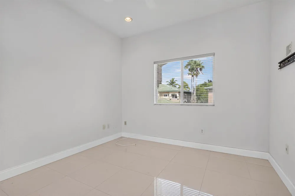 7940 Exeter Circle E #201 Tamarac, FL 33321