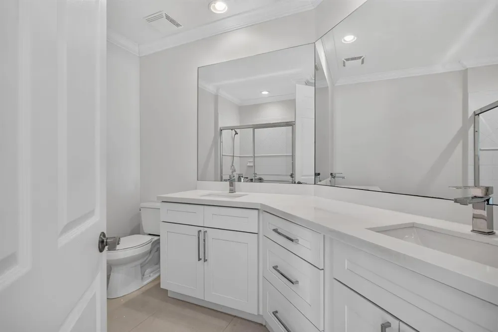 7940 Exeter Circle E #201 Tamarac, FL 33321