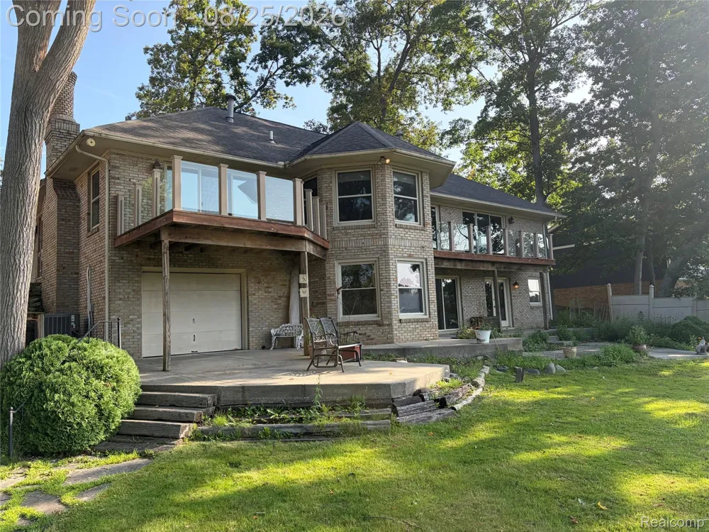 152 Overlake Lake Orion Village, MI 48362
