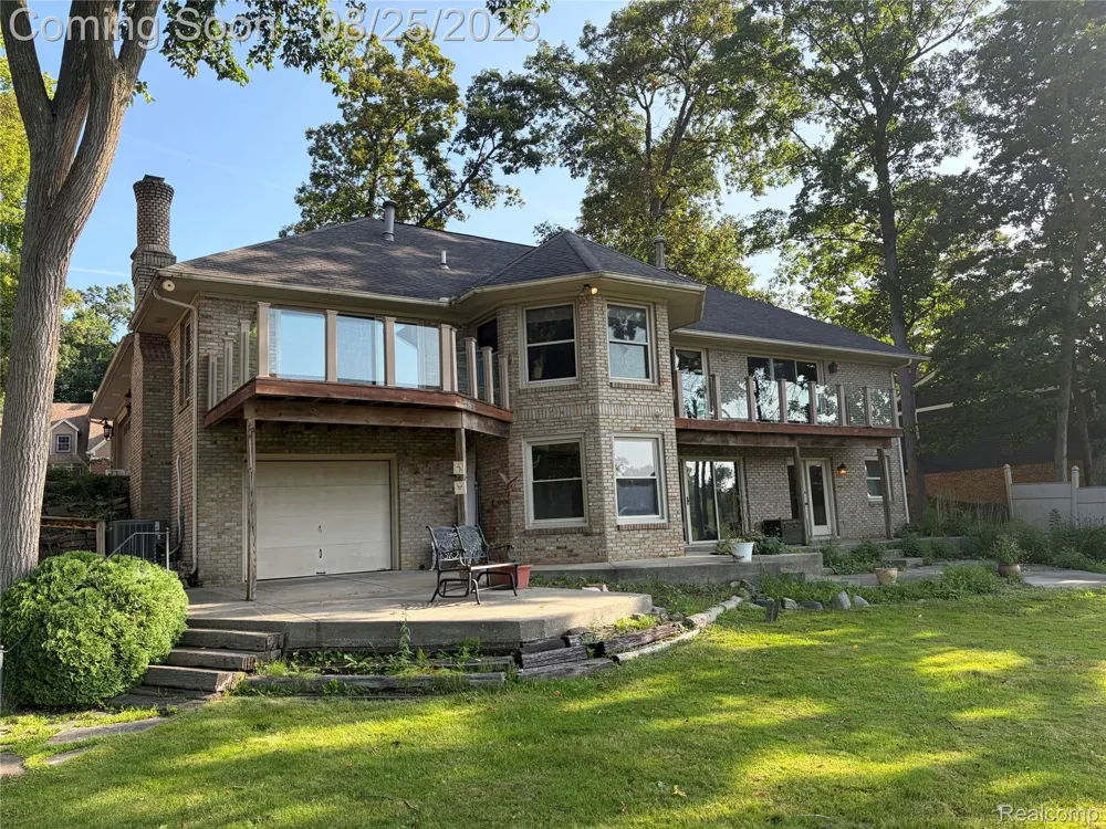 152 Overlake Lake Orion Village, MI 48362